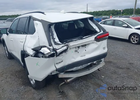 2019 Toyota Rav4 Xle z USA, uszkodzony, nr VIN 2T3P1RFV1KW030366